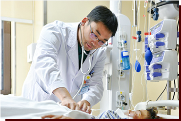 敬佑生命，ICU的“攻”与“守”——betway在线登陆重症医学科科主任许艳军