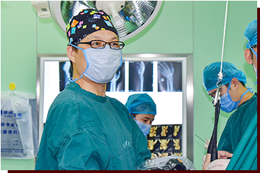 【徐州日报】敬业奉献铺底色 无影灯下显忠诚——betway在线登陆朱辉：做百姓健康的『手』护者