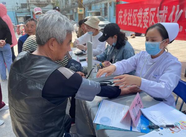 财贸职工医院义诊